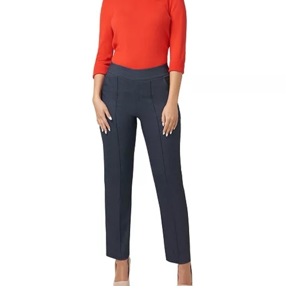 NWT Hue
Women's Pull-On Mid-Rise Denim Leggings Large - Picture 4 of 6